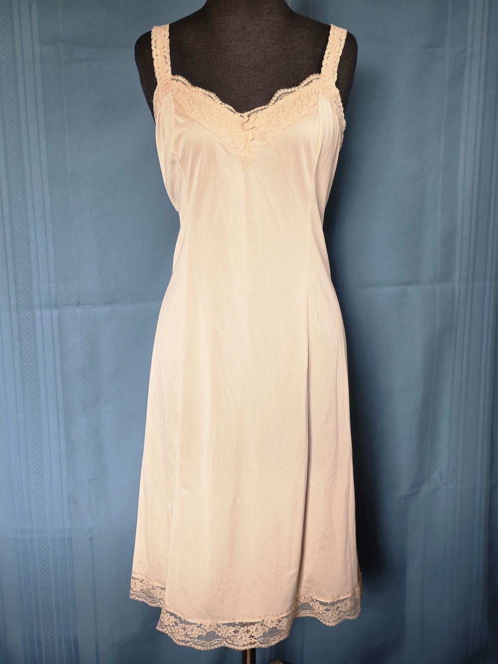 VTG Olga Full Slip 1325F Nude Beige Floral Lace Trim Lingerie Size 40 Large XL